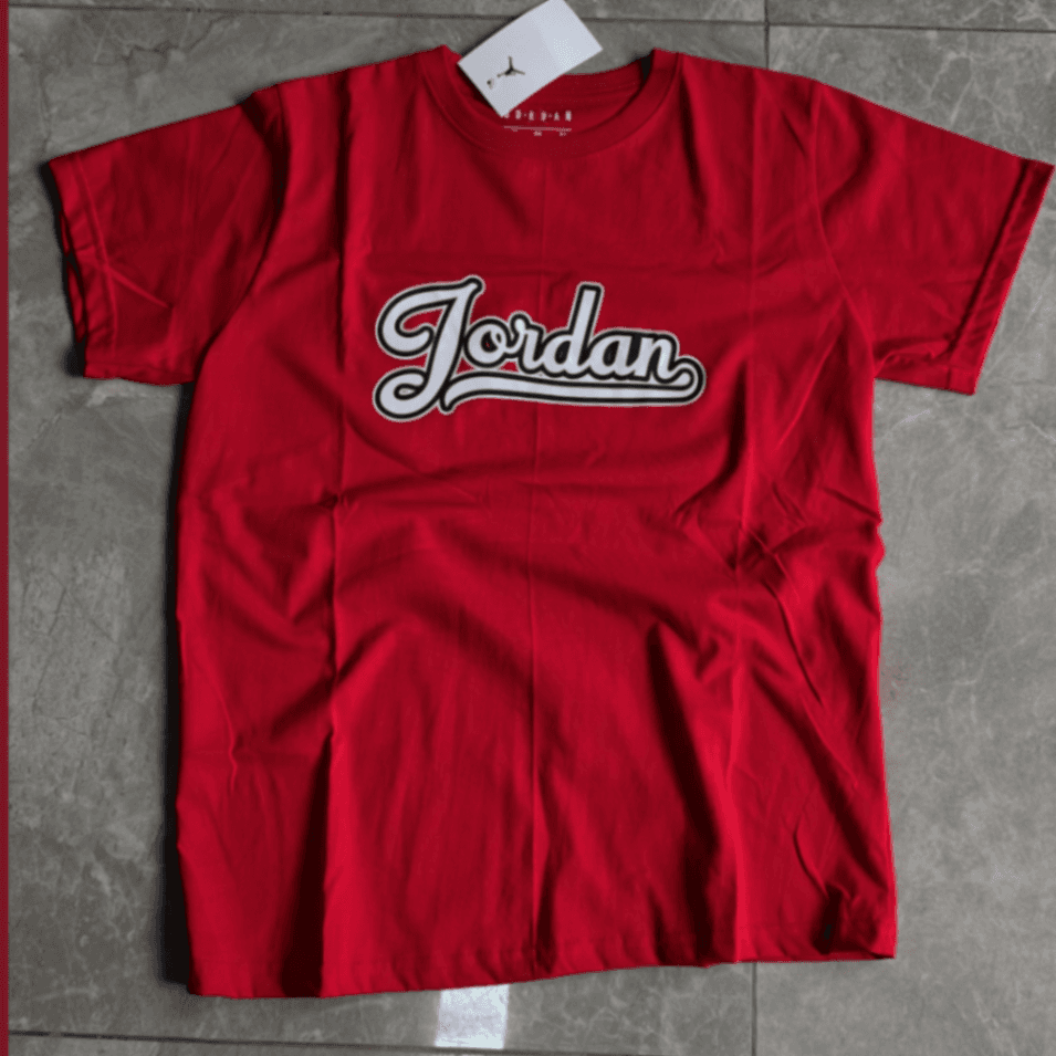 Remera Jordan Logo Cursiva – Roja